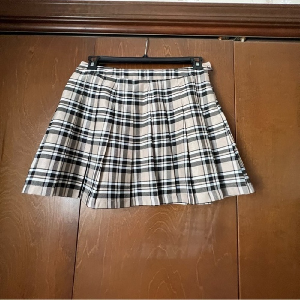 Hesperus Juniors Large Plaid Side Zip Plaid Mini Skirt Tan, Black & Cream EUC